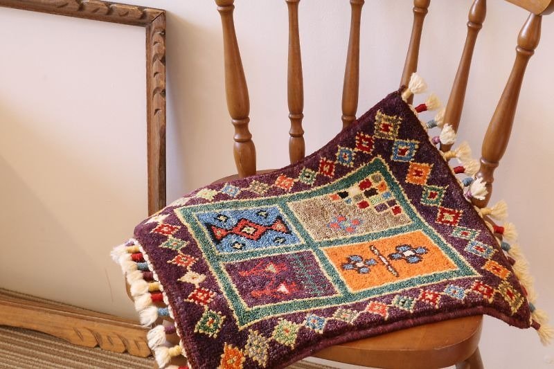 ダークパープル 手織り 絨毯 座布団サイズ ウール 草木染め ハンドメイド - 毛布・かけ布団 - その他の素材 多色