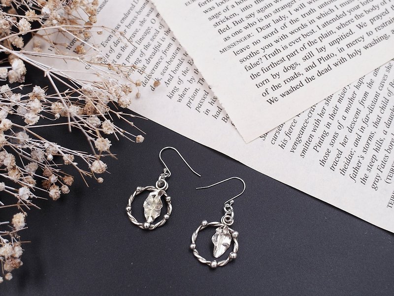 Lolita IRIS handcrafted workshop vine leaf sterling silver earrings - ต่างหู - โลหะ สีเงิน