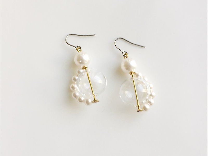 Lady P 珍珠透明玻璃球耳環 - 耳環/耳夾 - 玻璃 白色