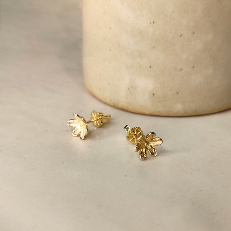 Simple 925 Sterling Silver Flower Earrings - Gold 9K plated - 耳環/耳夾/耳骨夾 - 純銀 金色