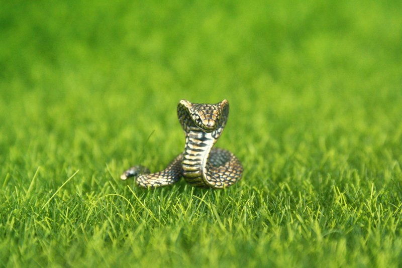 Snake cobra  - miniature statuette of bronze, metal figurine - 擺飾/家飾品 - 銅/黃銅 