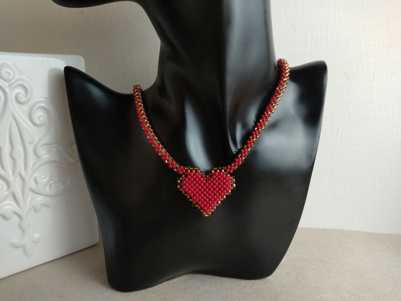Red Heart necklace pendant bright summer beaded - 項鍊 - 玻璃 紅色
