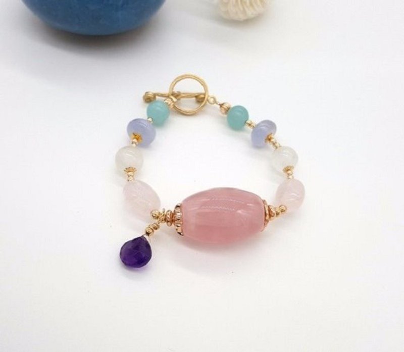 Girl Crystal Worlds - [] Valentine's Day special edition - Ma rose quartz crystal bracelet handmade natural - สร้อยข้อมือ - เครื่องเพชรพลอย สึชมพู