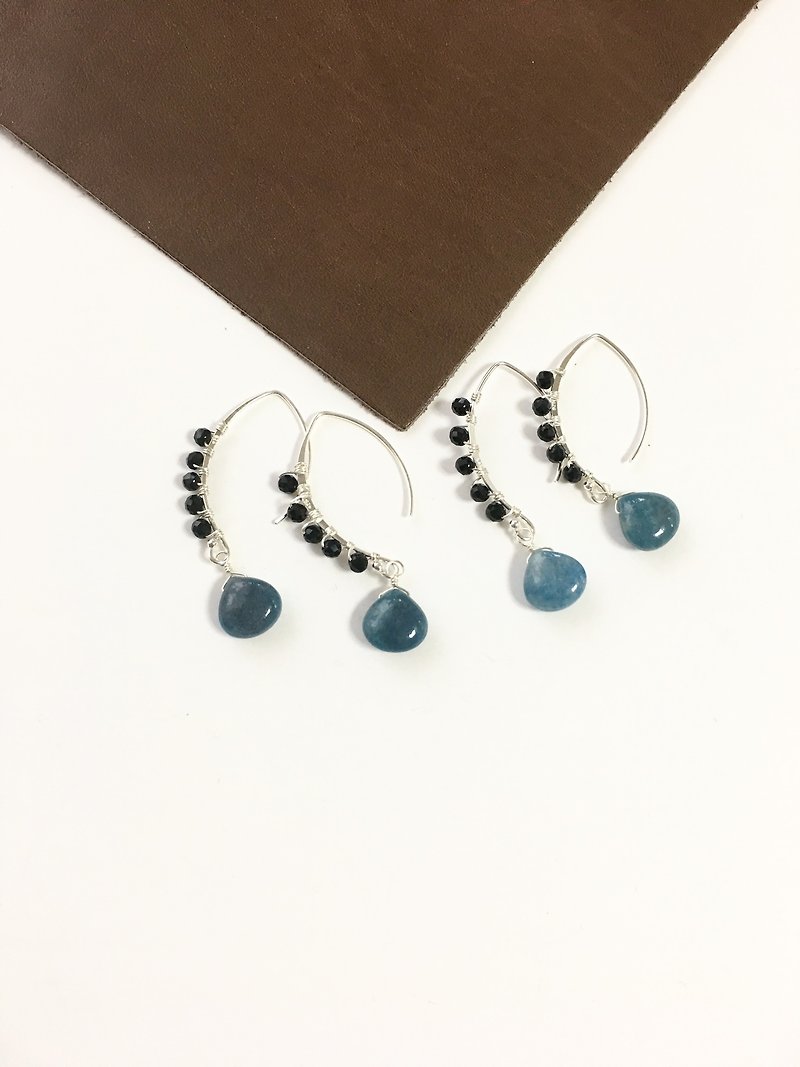 Troilite and Onyx Hook-earring SV925 - 耳環/耳夾 - 石頭 藍色