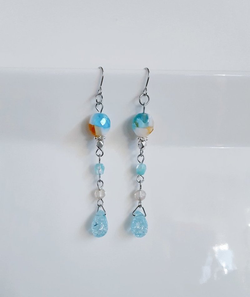 しゅわしゅわトロピカルカラーのゆらゆらロングピアス アクアブルー シンプル 誕生日プレゼント アレルギー対応ピアスまたはイヤリングに変更可能 - 耳環/耳夾/耳骨夾 - 玻璃 藍色