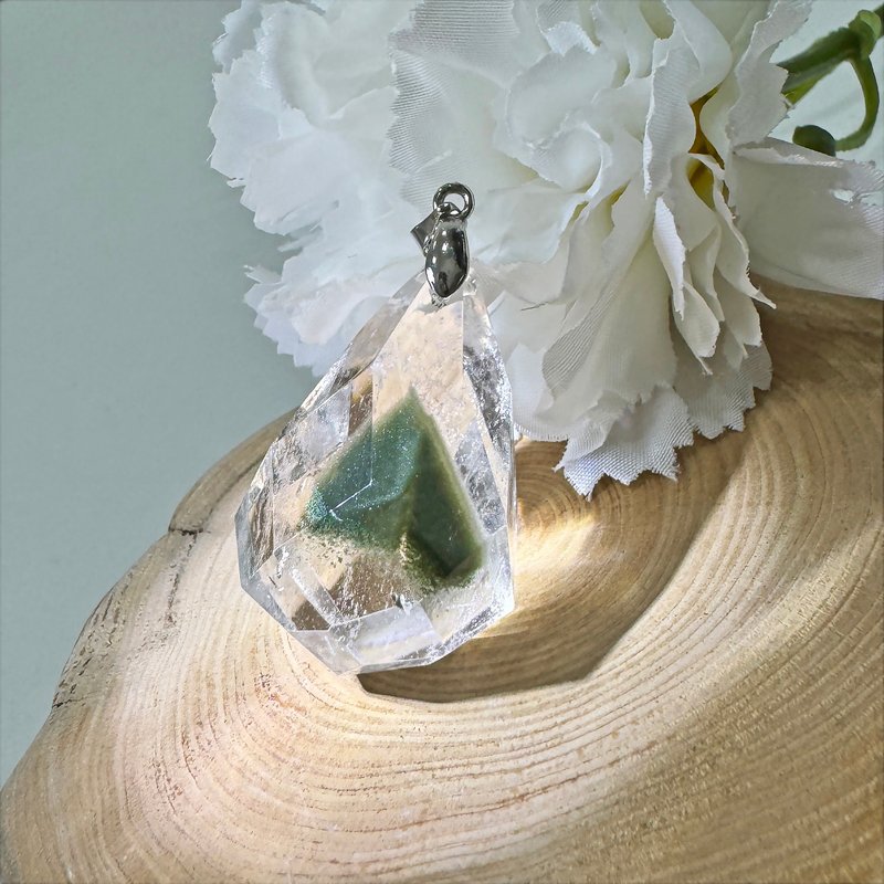 No.28 獨特 金字塔 星光綠幽靈 彩虹光 豐潤圓滿 水晶靈擺 吊墜 - 項鍊 - 水晶 透明