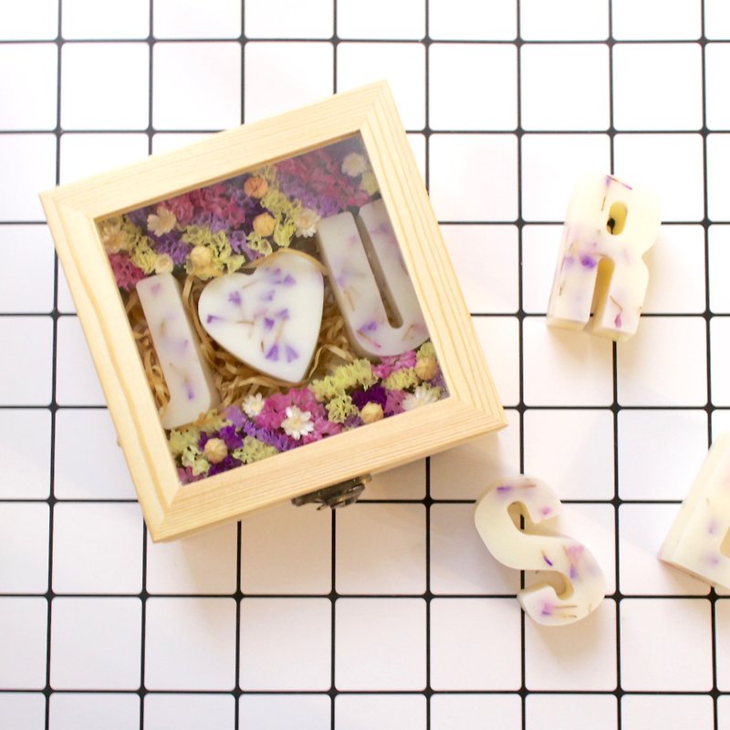 English Alphabet Fragrance Brick Dry Flower Gift Box-Small - Fragrances - Wax White