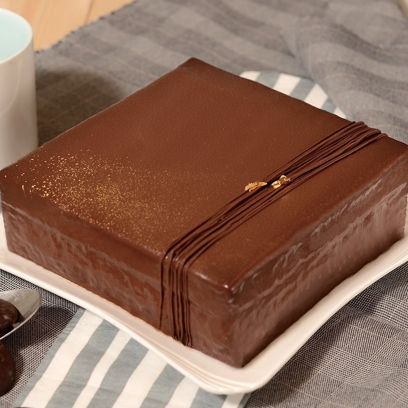 Ai Bosuo [Chocolate Black Gold Brick Square 6 inches] Apple Daily Cake Competition Champion - เค้กและของหวาน - อาหารสด สีนำ้ตาล