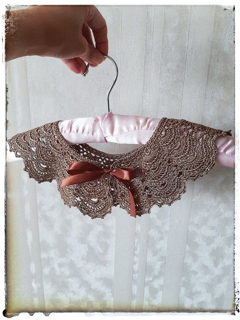 Openwork handmade collar Wide lace statement collar for ladies Royalcore style - 鎖骨鍊 - 絲．絹 咖啡色