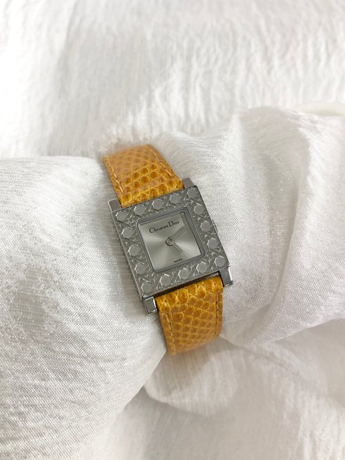 Christian Dior クォーツ腕時計 ベージュ 日本直送名牌中古包】Christian Dior クリスチャンディオール腕時計