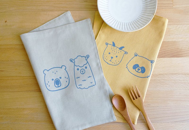 Mr. Fat Sheep and Forest Friends tea napkins 2 colors - ผ้ารองโต๊ะ/ของตกแต่ง - ผ้าฝ้าย/ผ้าลินิน หลากหลายสี