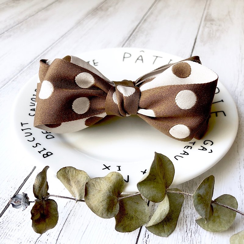 Water jade dot ribbon intersecting clip / m + brown - Hair Accessories - Other Materials Khaki
