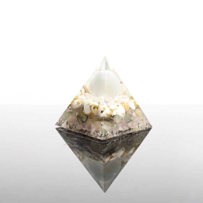 Mid-Autumn Festival Gifts-Moon Opal Stone Pyramid Orgonite Crystal Ore Metal - ของวางตกแต่ง - คริสตัล สึชมพู