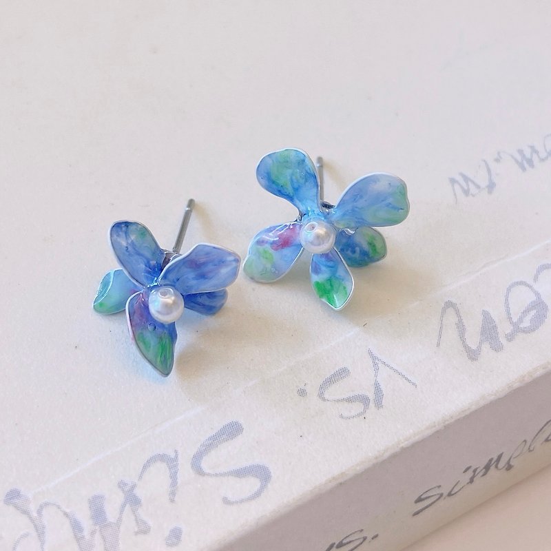 【AurorA Treasure Box】A009─Painter Series─Monet Flower─Blue─Auricular Needle (clip) - Earrings & Clip-ons - Resin 