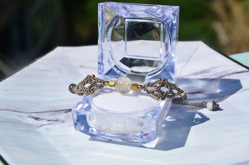 Rutilated quartz Macrame Bracelet - สร้อยข้อมือ - เครื่องเพชรพลอย สีนำ้ตาล