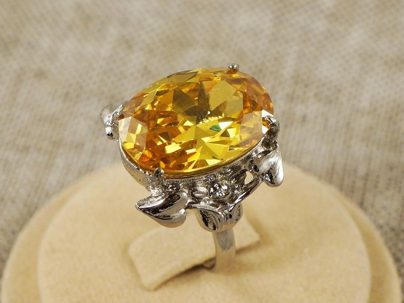 Yellow Rhinestone Adjustable Ring Large Oval Glass Stone Statement Ring Jewelry - 戒指 - 玻璃 黃色