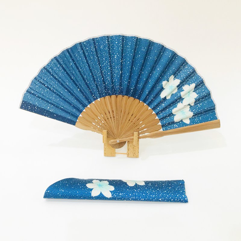 着物扇子　アンティークの絹の着物使用　日本の京都の職人が手仕事で制作　オンリーワン　プレゼントに最適 #54 - 扇子 - 絲．絹 藍色