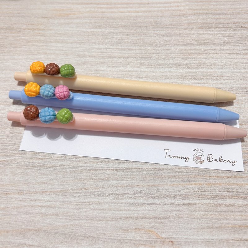 Pineapple Bread 0.5 gel pen comes with 1 refill | Macaron color push-type pocket toy - ปากกา - ดินเหนียว หลากหลายสี