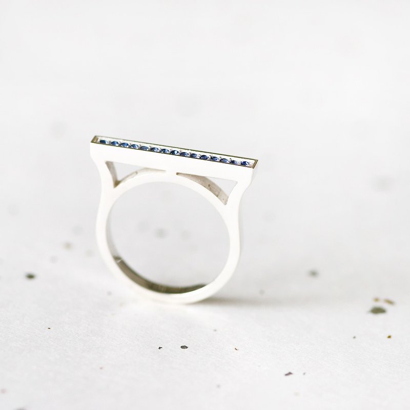 Sapphire Horizontal Burling Ring Silver 925 - แหวนทั่วไป - โลหะ สีน้ำเงิน