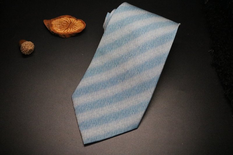 果綠色條紋領帶/真絲紳士商務necktie - 領帶/領帶夾 - 絲．絹 多色