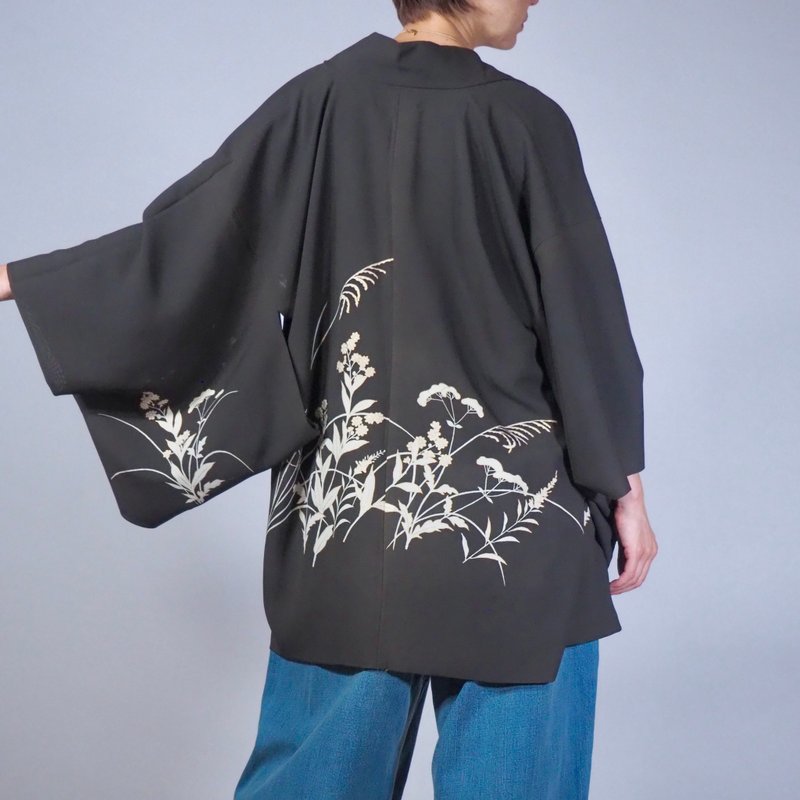 【日本製】 Soft silk black Haori, double sided, talisman pattern, gift - Women's Casual & Functional Jackets - Silk Black