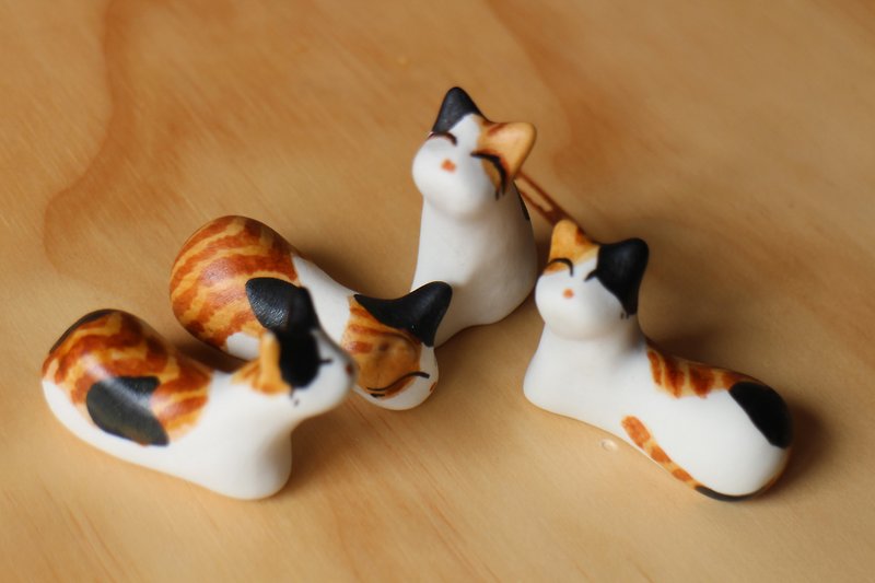 Three-color tabby cat kitten Stone(cat type laboratory) - Stuffed Dolls & Figurines - Porcelain 