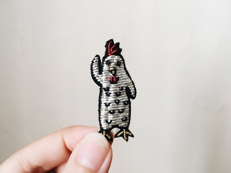Hand embroidered brooches - White Chicken - เข็มกลัด - งานปัก ขาว