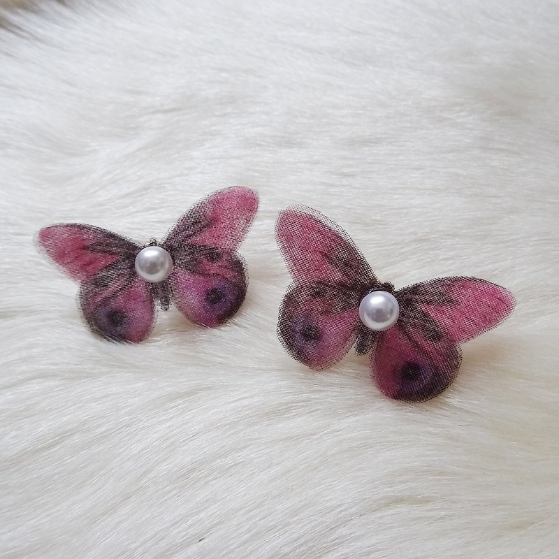 Butterfly x Pearl Earring / pink Harajuku kawaii tokyo girly - Earrings & Clip-ons - Silk Pink