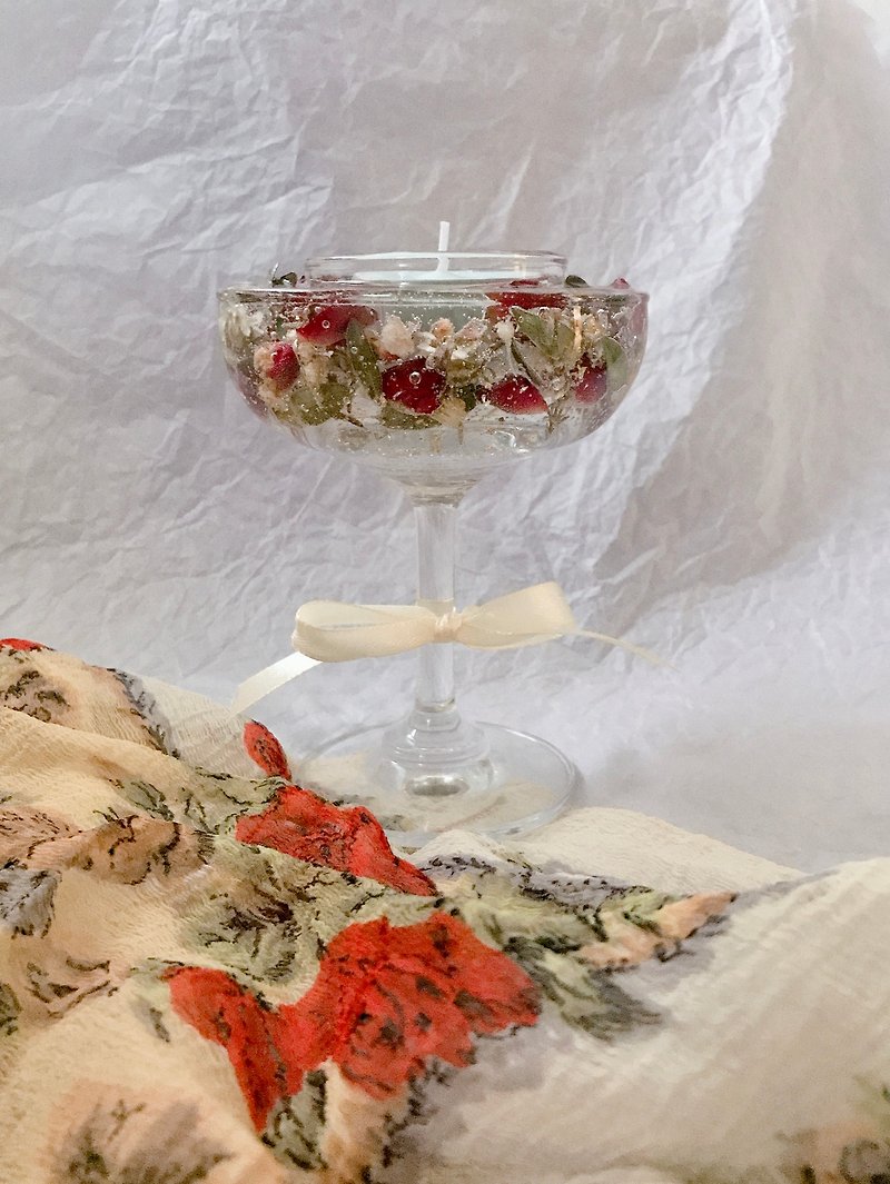 [Customized] Queen Mary Red Rose Dry Flower Transparent Candle Holder - เทียน/เชิงเทียน - ขี้ผึ้ง สีแดง