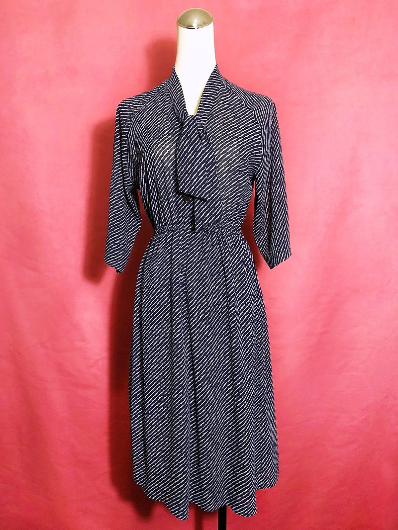 Twill bow short-sleeved vintage dress / brought back to VINTAGE abroad - ชุดเดรส - เส้นใยสังเคราะห์ สีน้ำเงิน