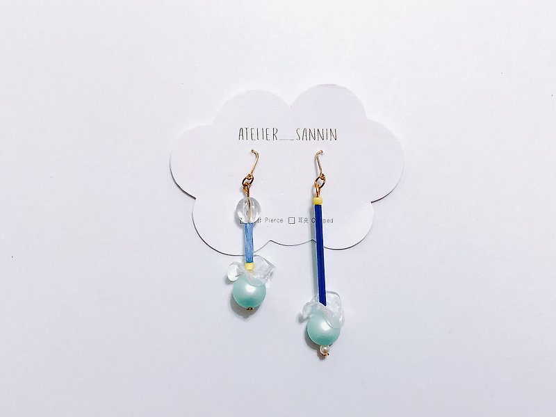 Wavy Pearl Girl - sky blue drapery handmade sweet earrings ear hook / ear clip - ต่างหู - วัสดุอื่นๆ สีน้ำเงิน