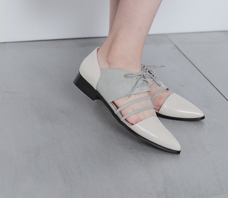 Multi-layer material stitching Oxford sandals white gray - รองเท้ารัดส้น - หนังแท้ สีเทา