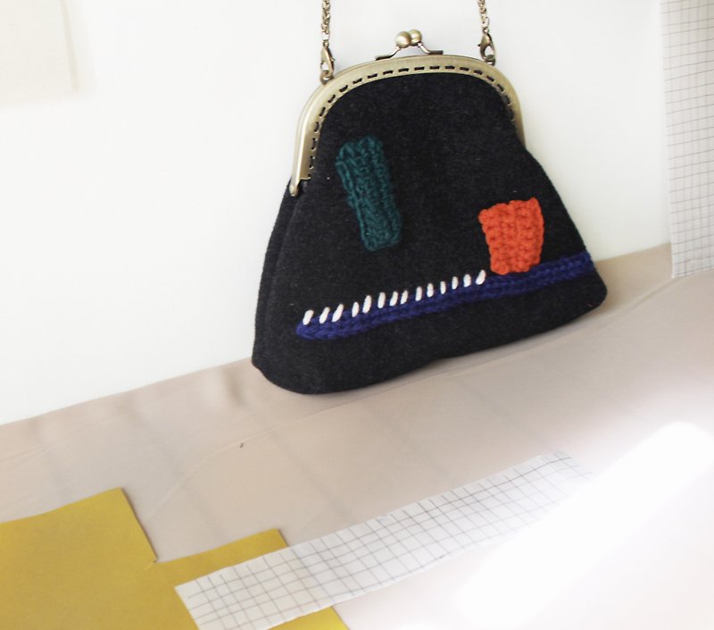 Geometric yarn color block mouth gold package Christmas gift exchange gift - Messenger Bags & Sling Bags - Wool Black