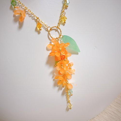 〜ニッキー様〜　新作　レジンネックレス　【月花】 夕焼け空と三日月と彼岸花。 オルゴナイト 雲レジン ドロップ