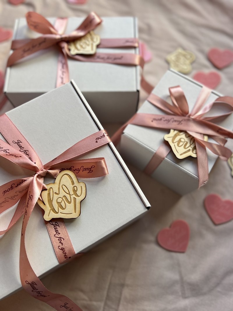 Gift box packaging gift set premium - Storage & Gift Boxes - Paper Pink