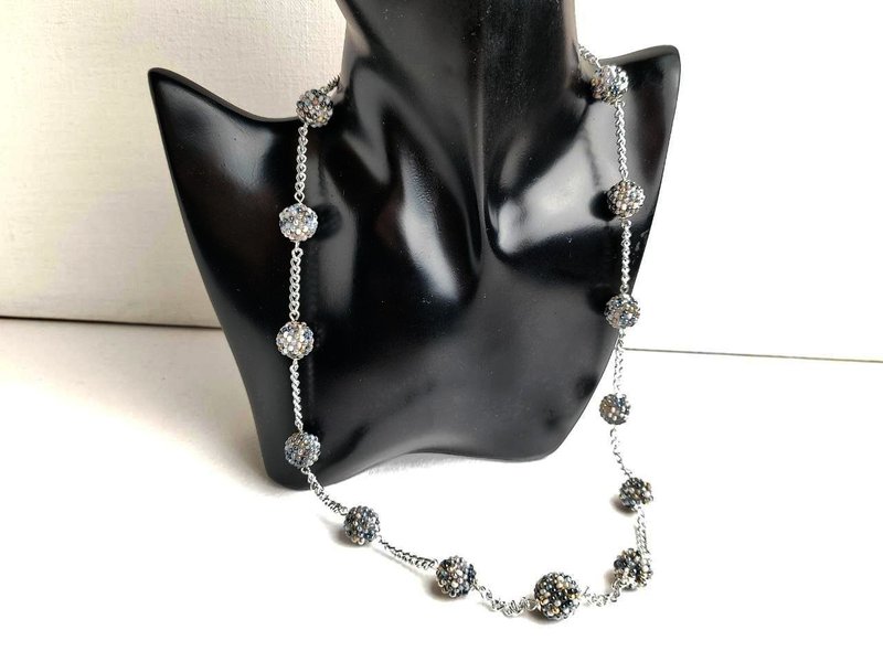 Grey necklace gray beads made of beads woven from small beads handmade 60 cm - 項鍊 - 玻璃 灰色