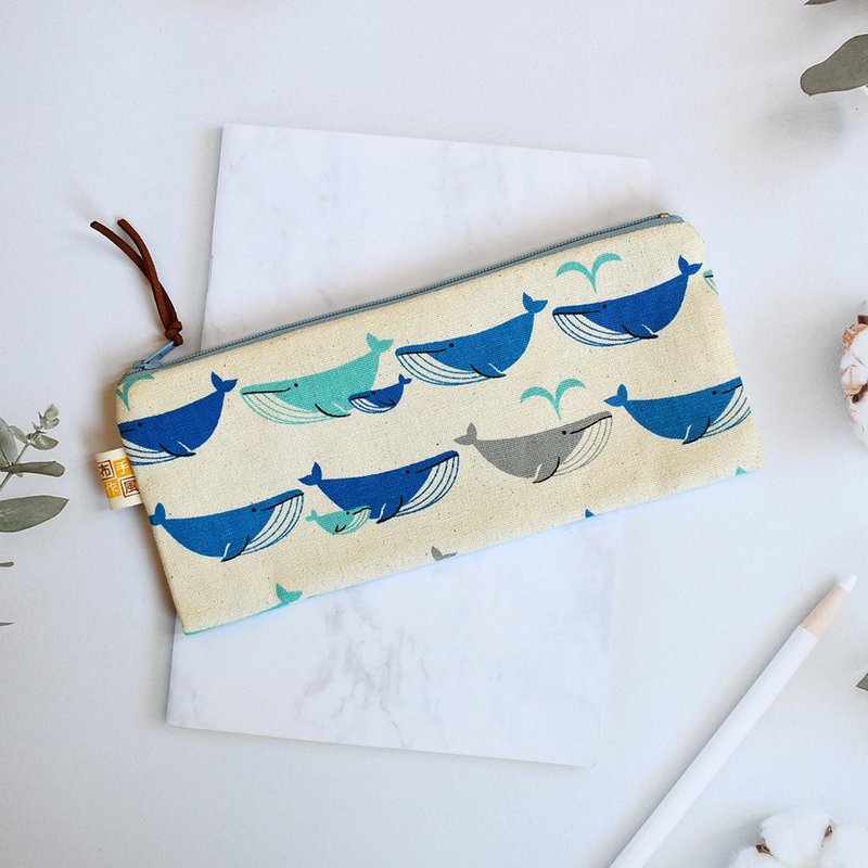 Flat pencil case_whale spray - กล่องดินสอ/ถุงดินสอ - ผ้าฝ้าย/ผ้าลินิน สีน้ำเงิน