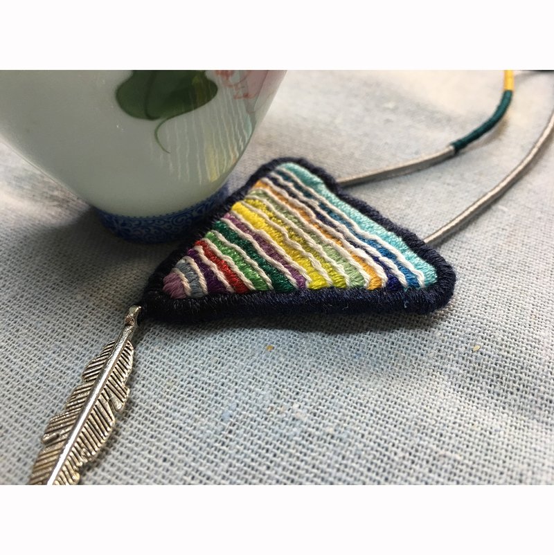 【春色】原創手工刺繡項鏈 - 項鍊 - 繡線 多色