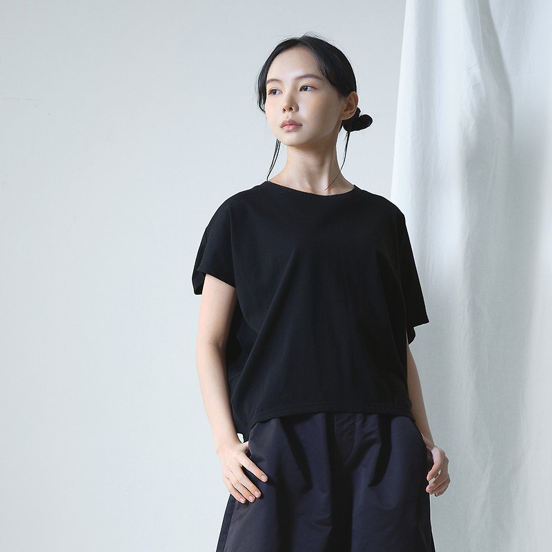 Asymmetrical knitted top - เสื้อผู้หญิง - ผ้าฝ้าย/ผ้าลินิน สีดำ