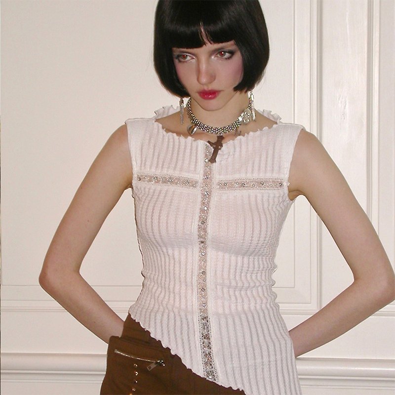 Diamond lace see-through striped textured tight sleeveless bias top - เสื้อกั๊กผู้หญิง - เส้นใยสังเคราะห์ 