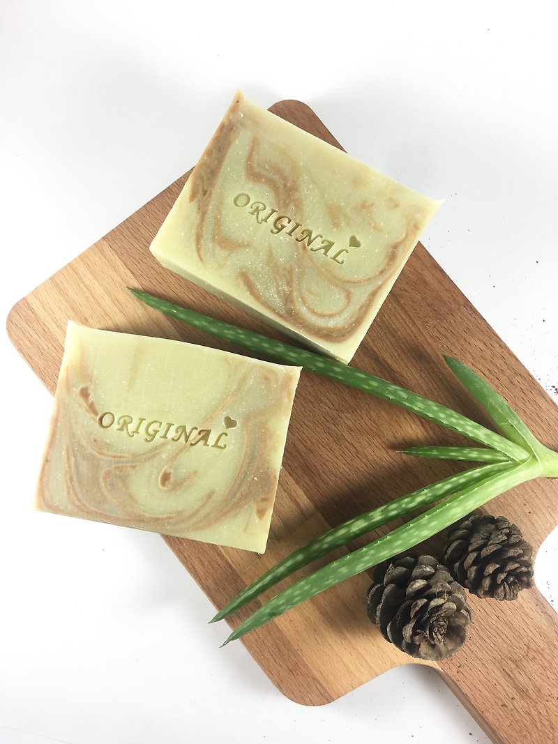 Green tea aloe soap - ผลิตภัณฑ์ทำความสะอาดหน้า - พืช/ดอกไม้ 