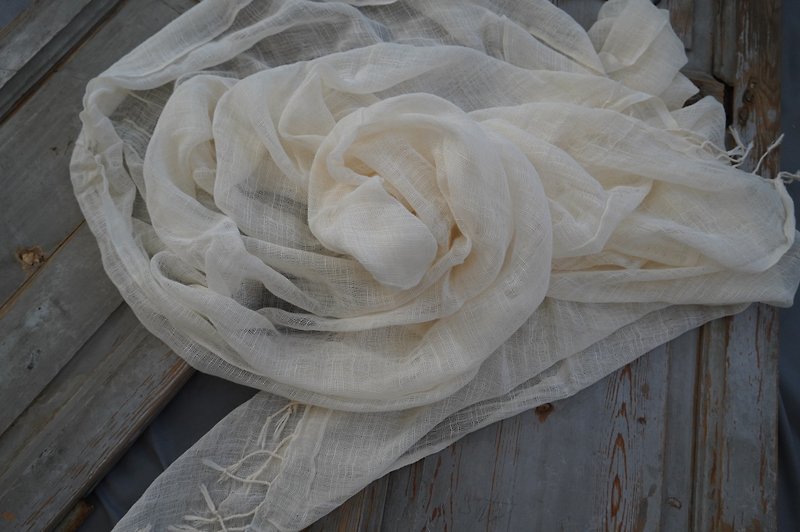Pure and dye-free #102//Soft cotton slightly hollowed out home scarf•shawl•scarf•tablecloth - ผ้าพันคอถัก - ผ้าฝ้าย/ผ้าลินิน ขาว