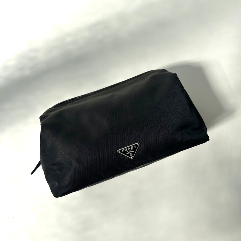 Old Bones PRADA classic black clutch bag D13 vintage - กระเป๋าเครื่องสำอาง - วัสดุอื่นๆ สีดำ