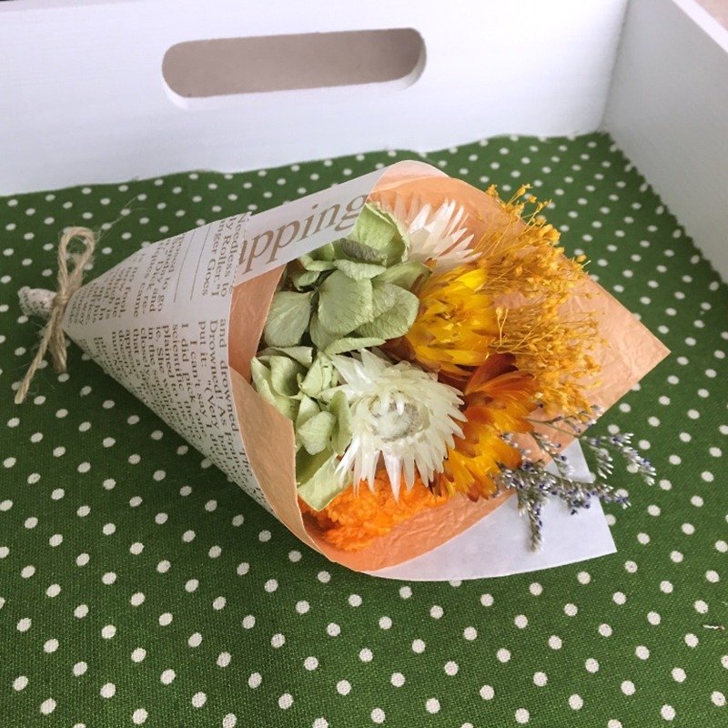 Flower mound | dried mini bouquet - orange flowers dried flower ceremony wedding small gift exchange was a graduation gift - ตกแต่งต้นไม้ - พืช/ดอกไม้ สีส้ม