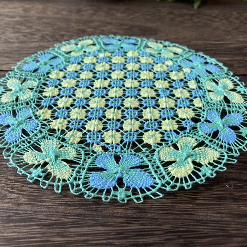 お花ドイリー パラグアイの伝統レース刺繍ニャンドゥティ