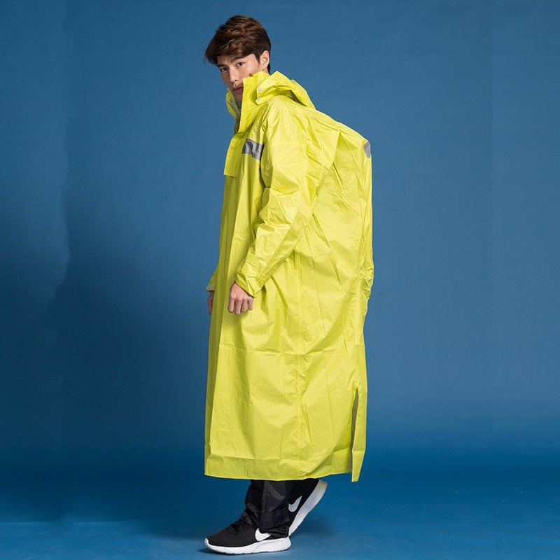 Tibetan shirt cover back type-backpack space one-piece raincoat-yellow - ร่ม - วัสดุกันนำ้ สีเหลือง