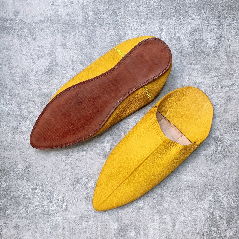 Moroccan balgha handmade shoes mustard - รองเท้าแตะในบ้าน - หนังแท้ สีเหลือง