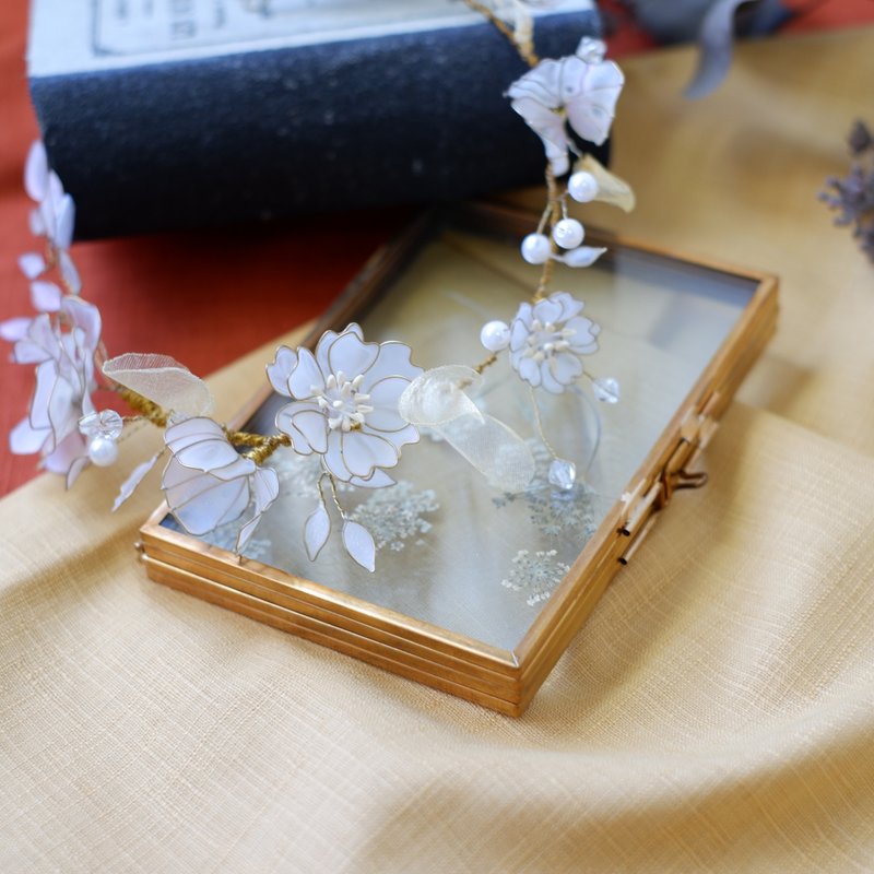 未完待續 | 霧白 多層次 水晶花  髮飾 花圈 新娘頭飾 飾品 訂製 - 髮夾/髮圈 - 樹脂 白色