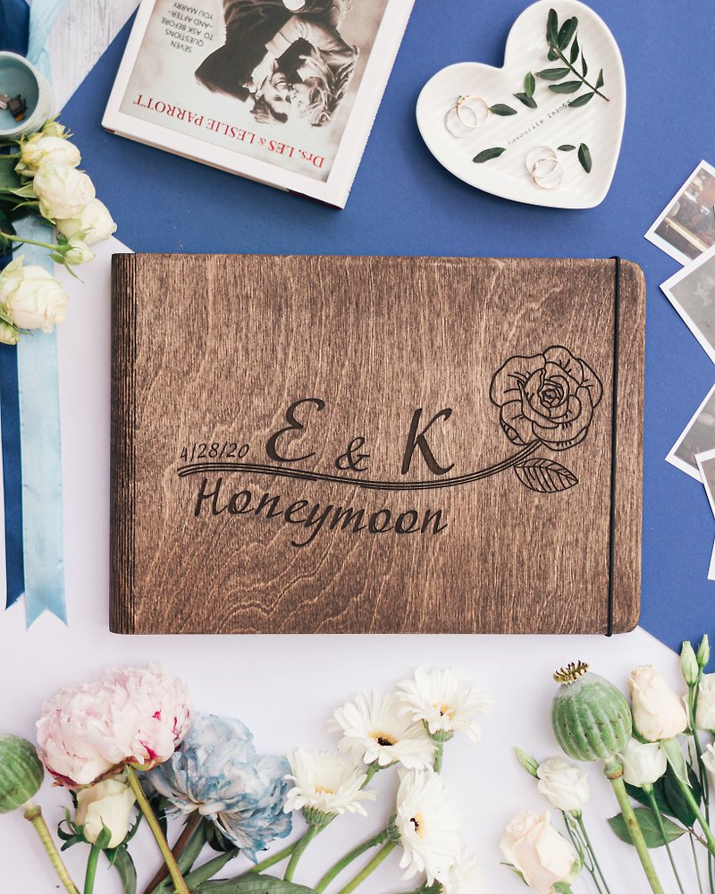 Wedding Guest Book Honeymoon Book Handmade Engraved Wood Personalized Album - 相簿/相册 - 木頭 