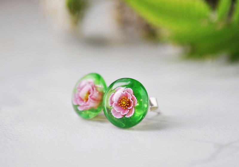 Pink peony earrings studs Flower jewelry  Blossom earrings Gift for her - 耳環/耳夾 - 玻璃 粉紅色